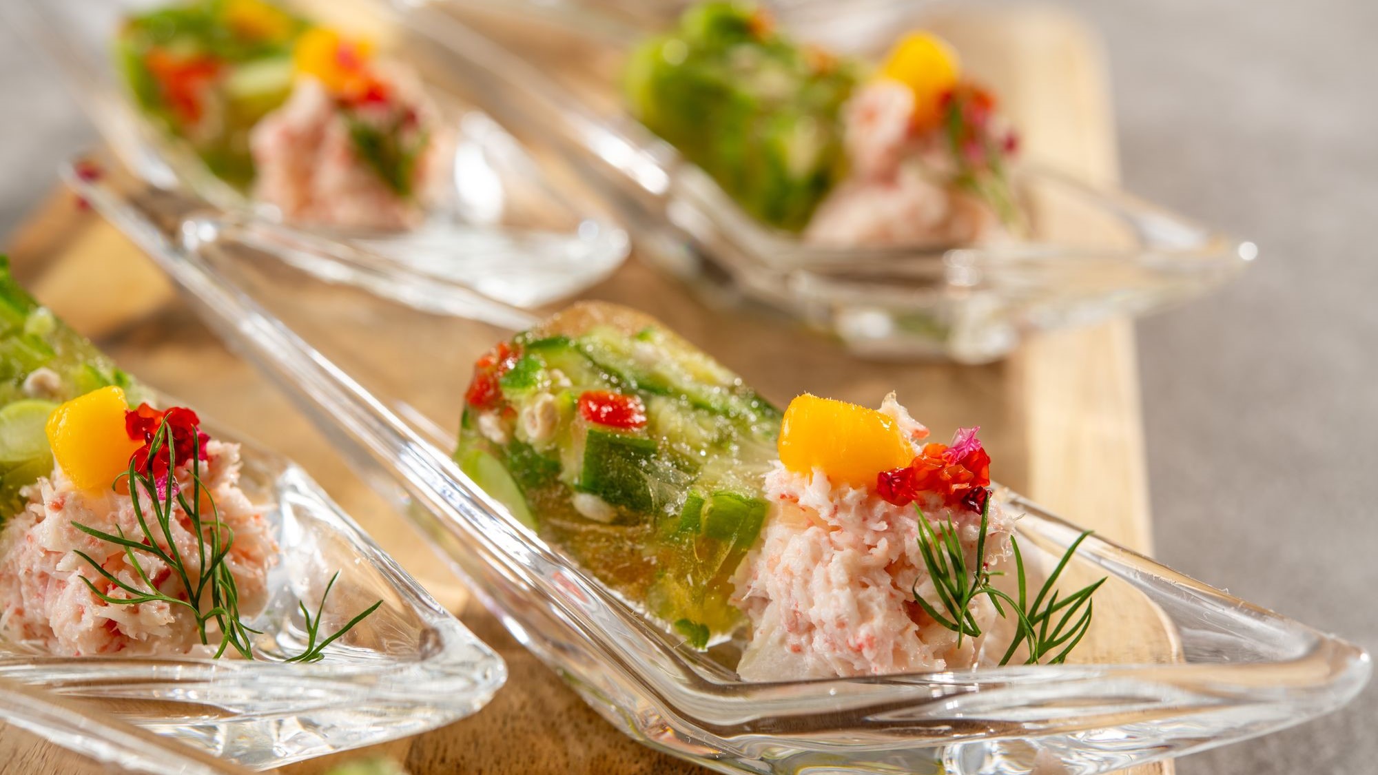 【ズワイガニと夏野菜のテリーヌ】2026年夏ディナーメニュー