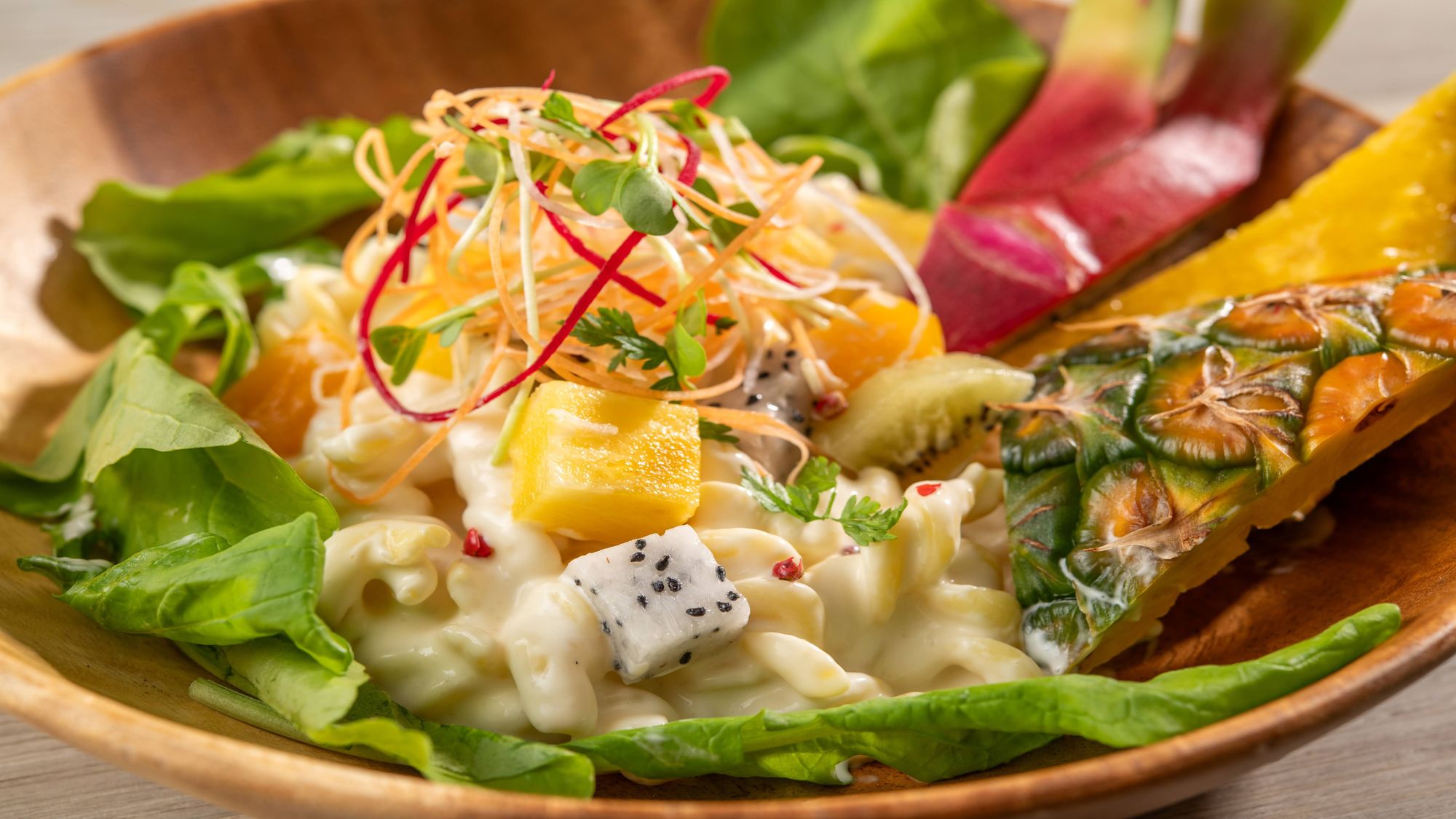 南国フルーツとフジッリのサラダ