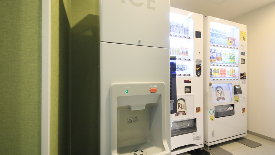 【6階　自動販売機コーナー】　製氷機