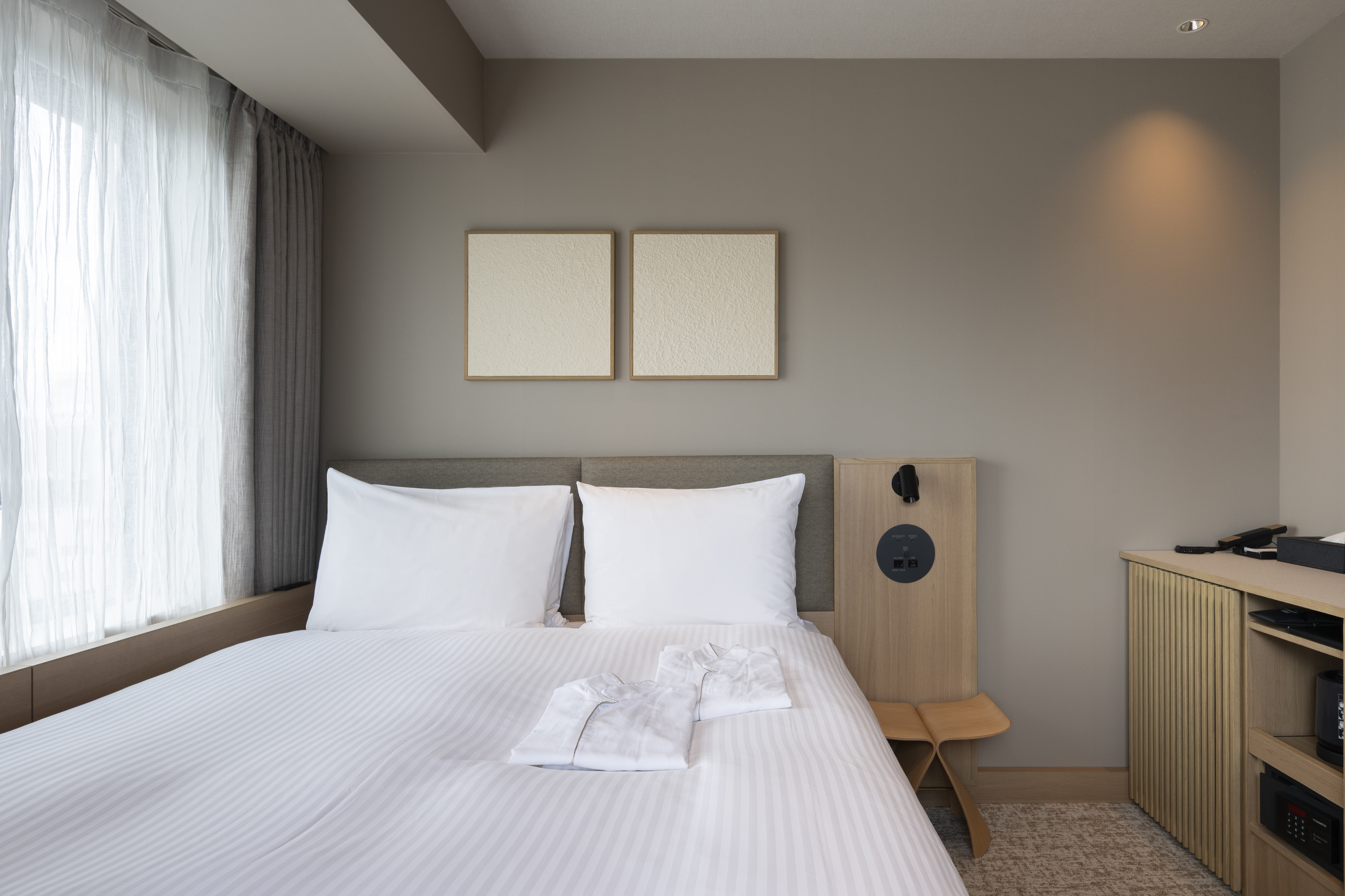 コーナールーム　ベッド