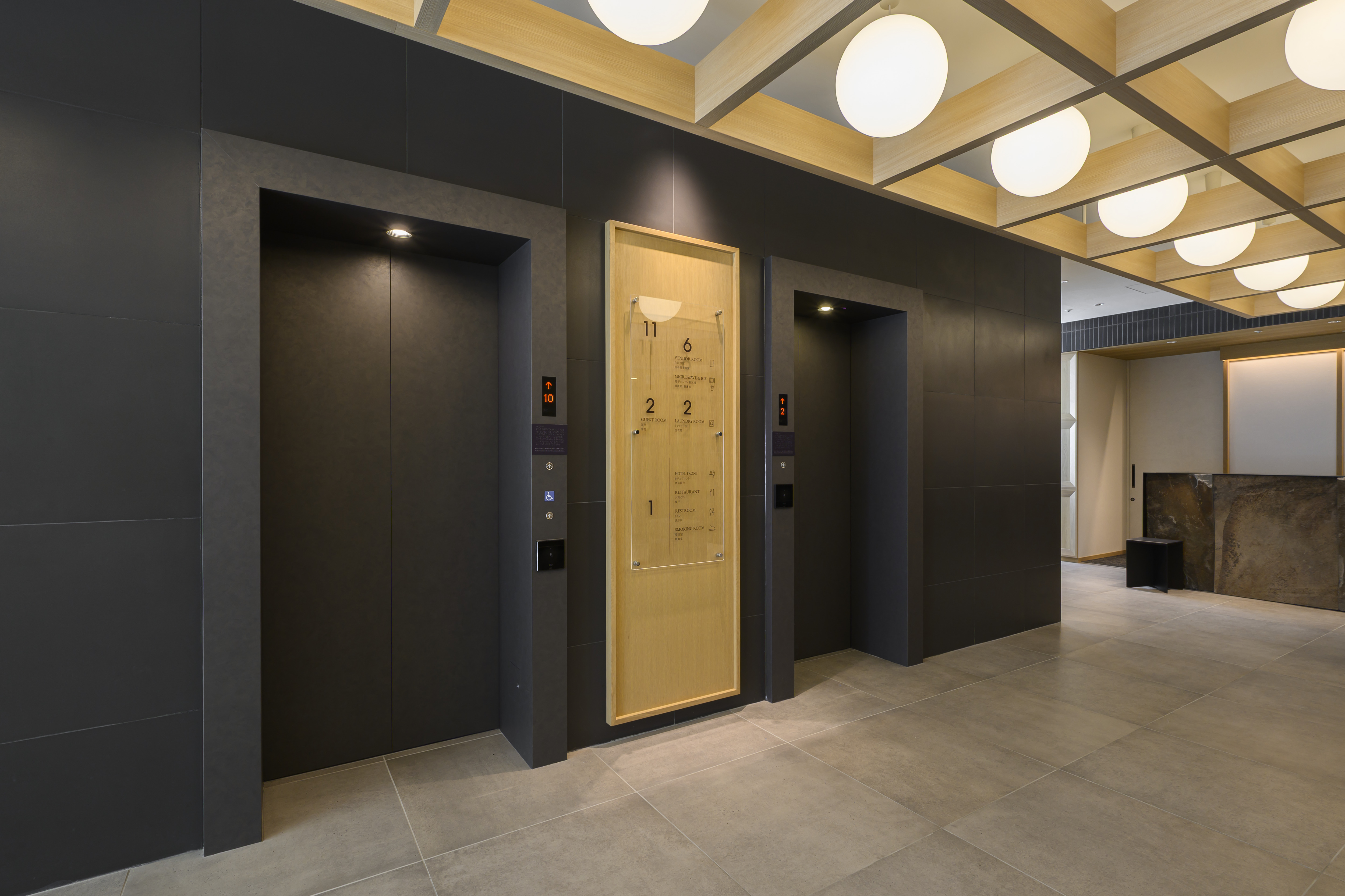 1階エレベーター