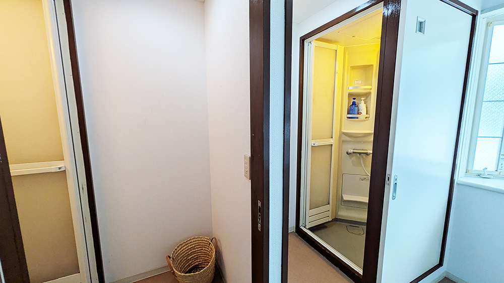 シャワーブース