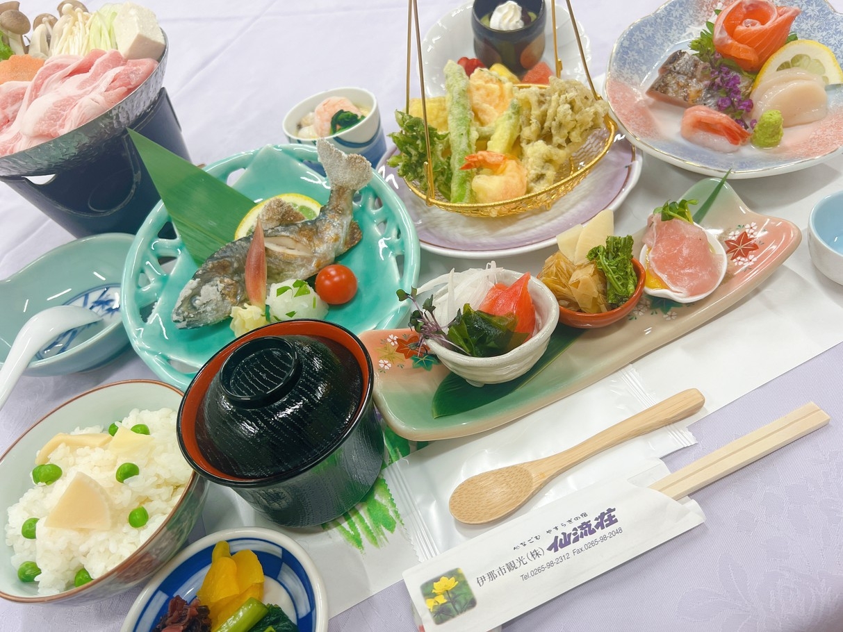 【１泊２食付】料理長-厳選食材を使用した和会席料理！窓の外には南アルプス、格別な星空＜戸台パーク＞