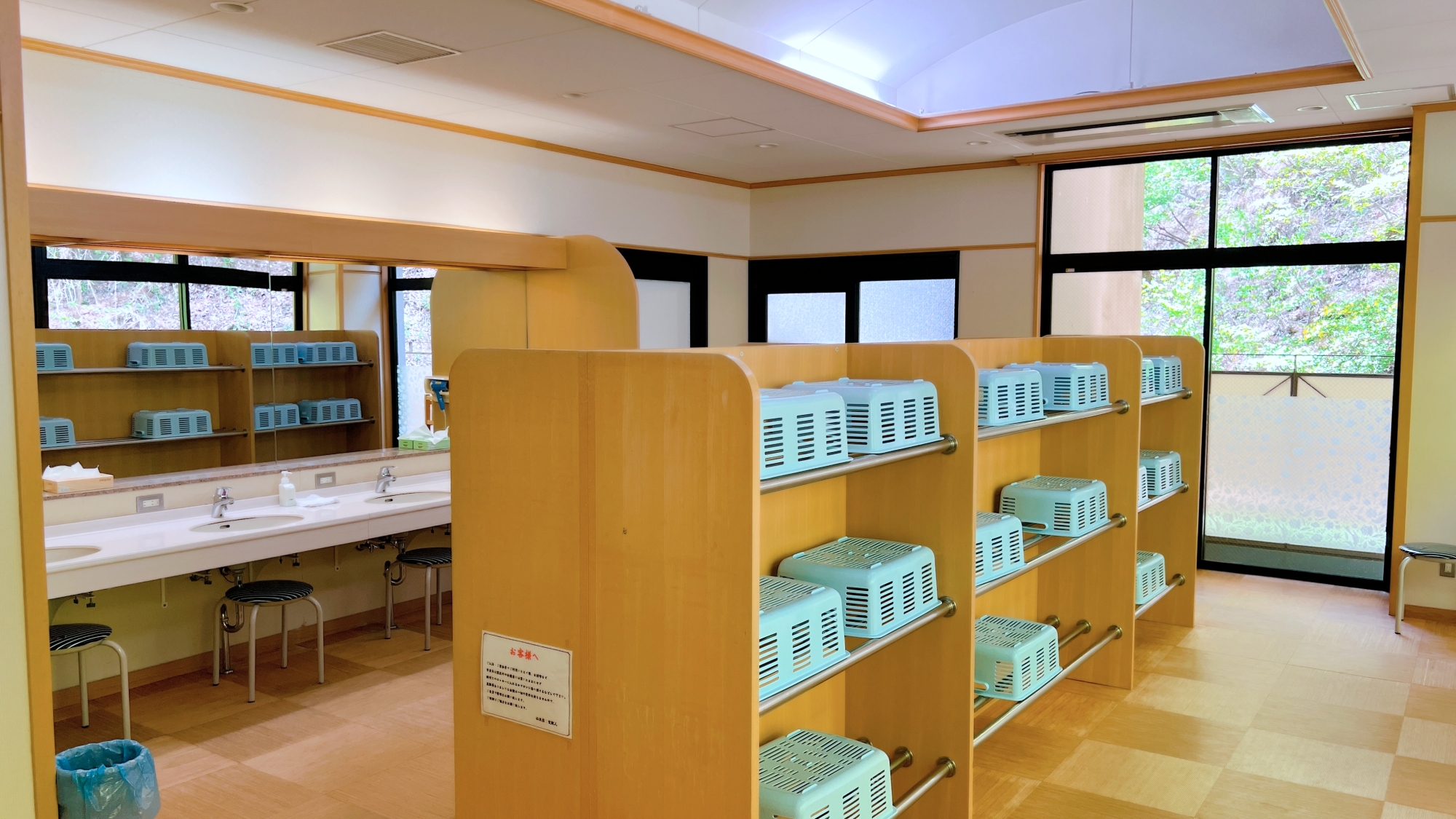 *【脱衣所】着替えスペースもたくさんご用意しております。