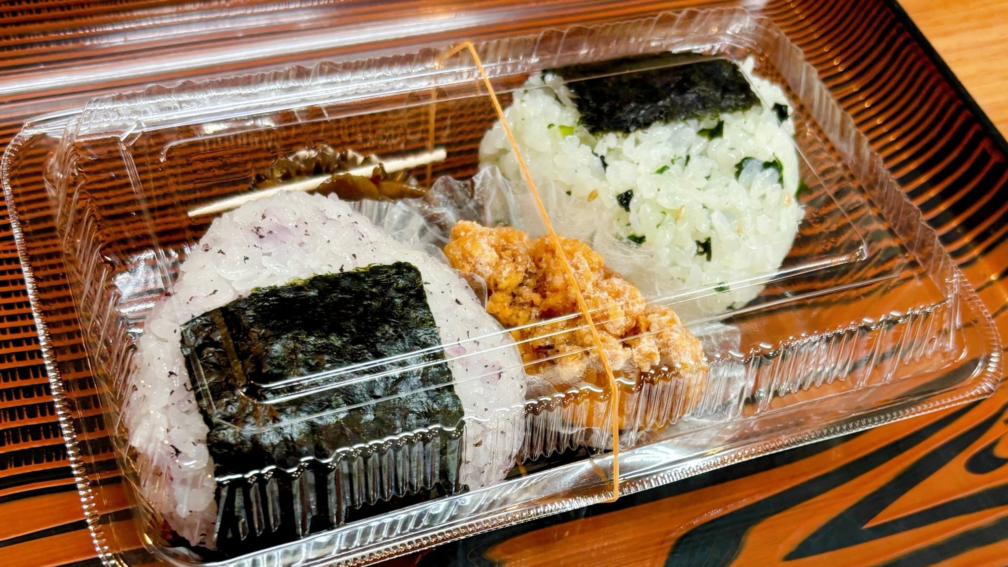*昼食用おにぎりセット※予約時に要申込／箸・おしぼりと一緒にビニール袋に入れてお渡し。