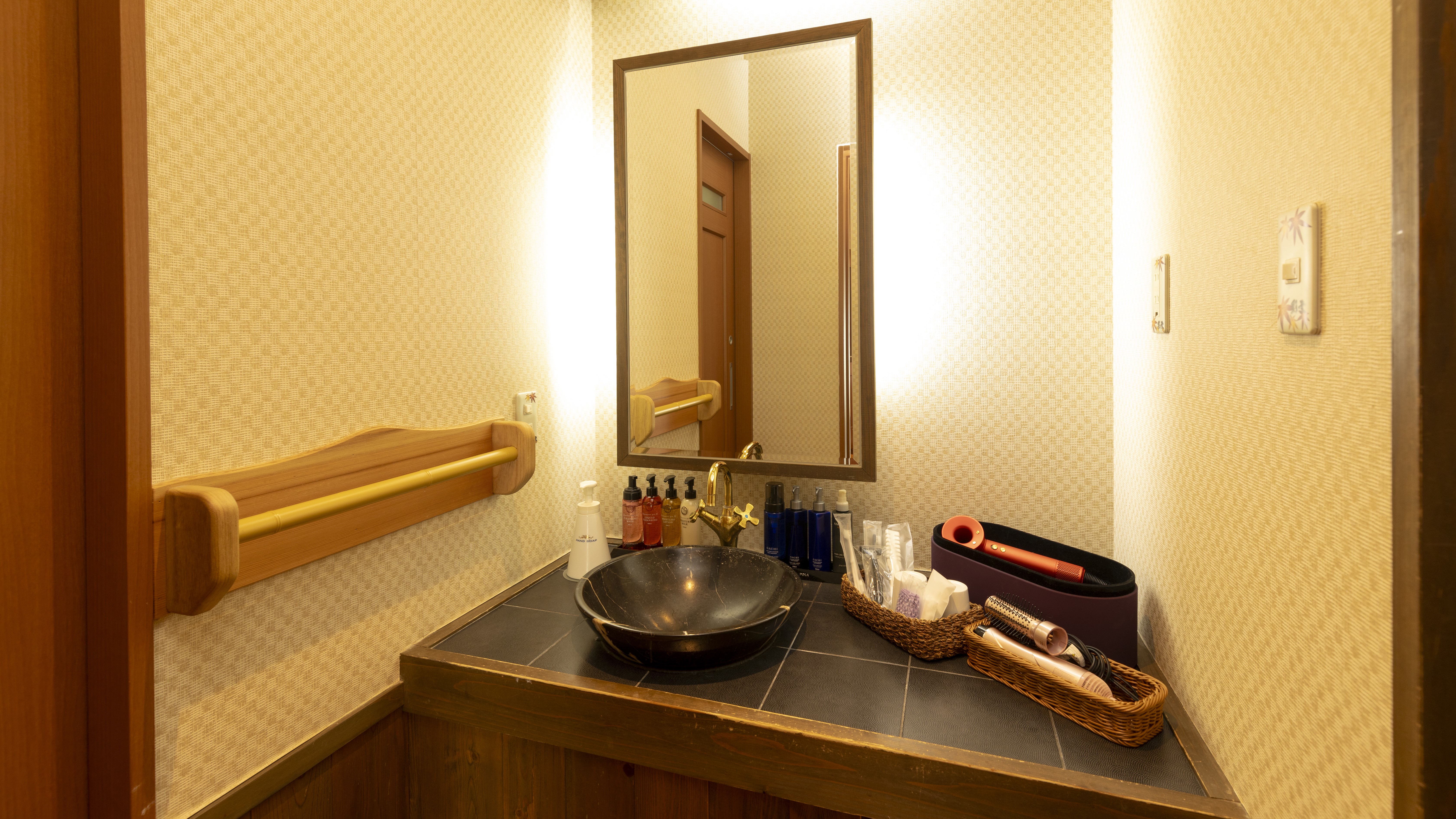 【40㎡和洋室】「若菜・瑠璃・山吹・珊瑚」