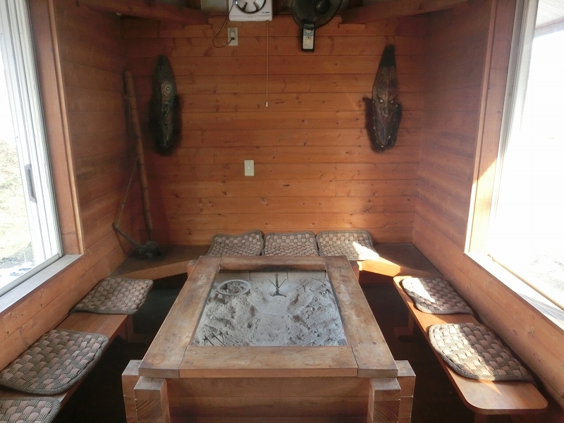 ログコテージふりーたいむ 囲炉裏小屋で暖かバーベキュー 楽天トラベル