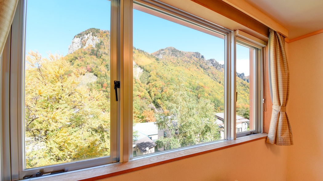 ＜登山応援★2食付＞源泉掛け流しと層雲峡グルメ！朝3時朝食OK×夕食付き｜黒岳ロープウェイ徒歩5分
