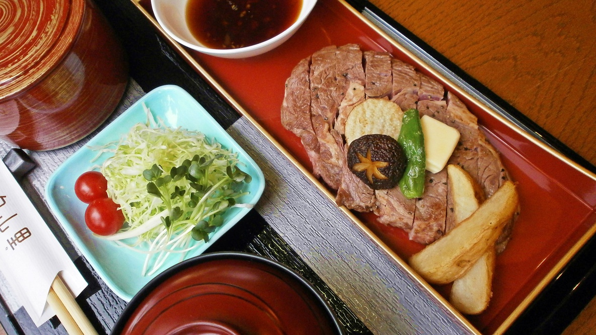 【牛ステーキ200g】肉食派さんのアナタに♪お肉を食べて元気モリモリ！（2食付）