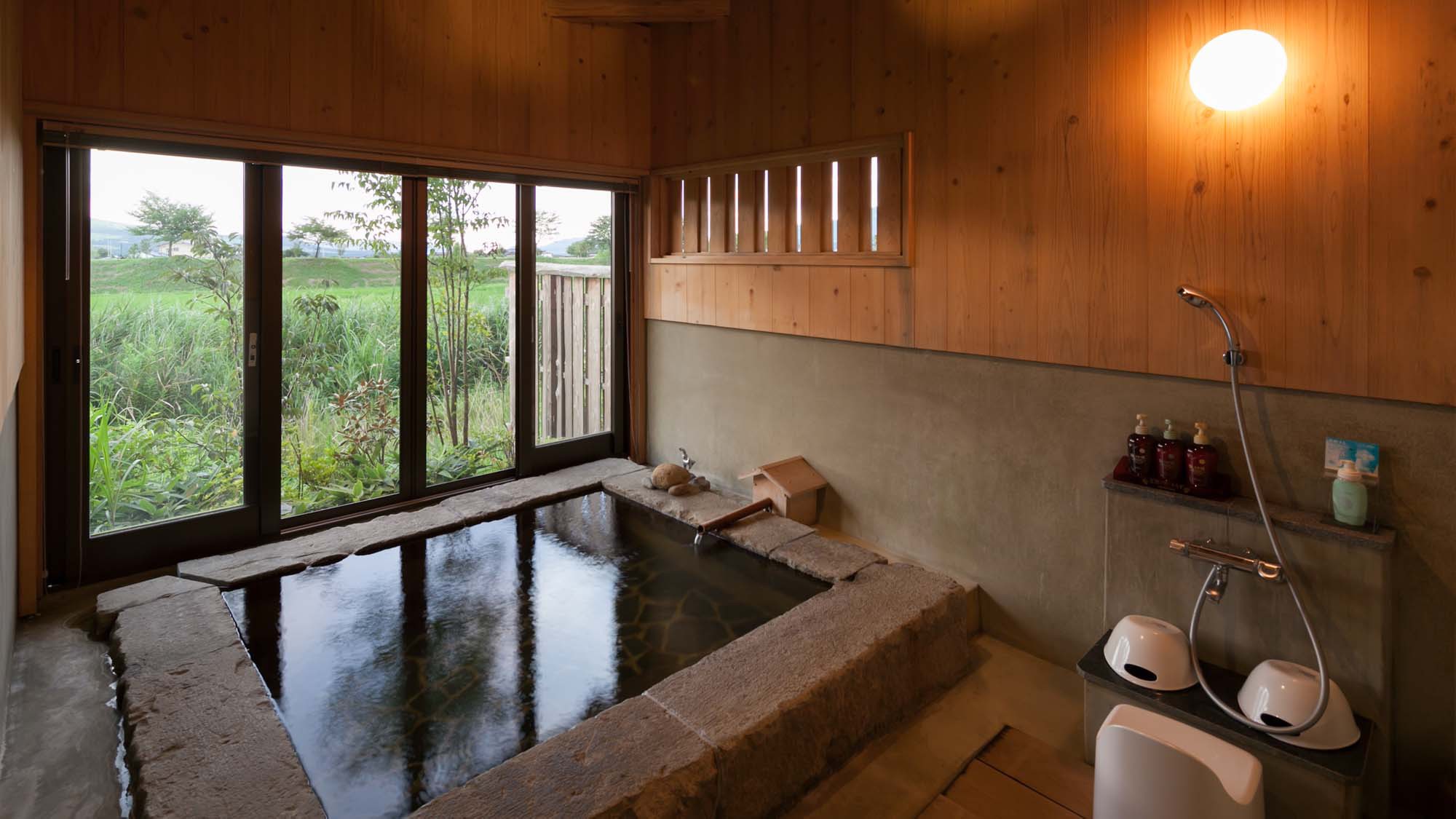 二階建て離れ和洋室（七の庄）