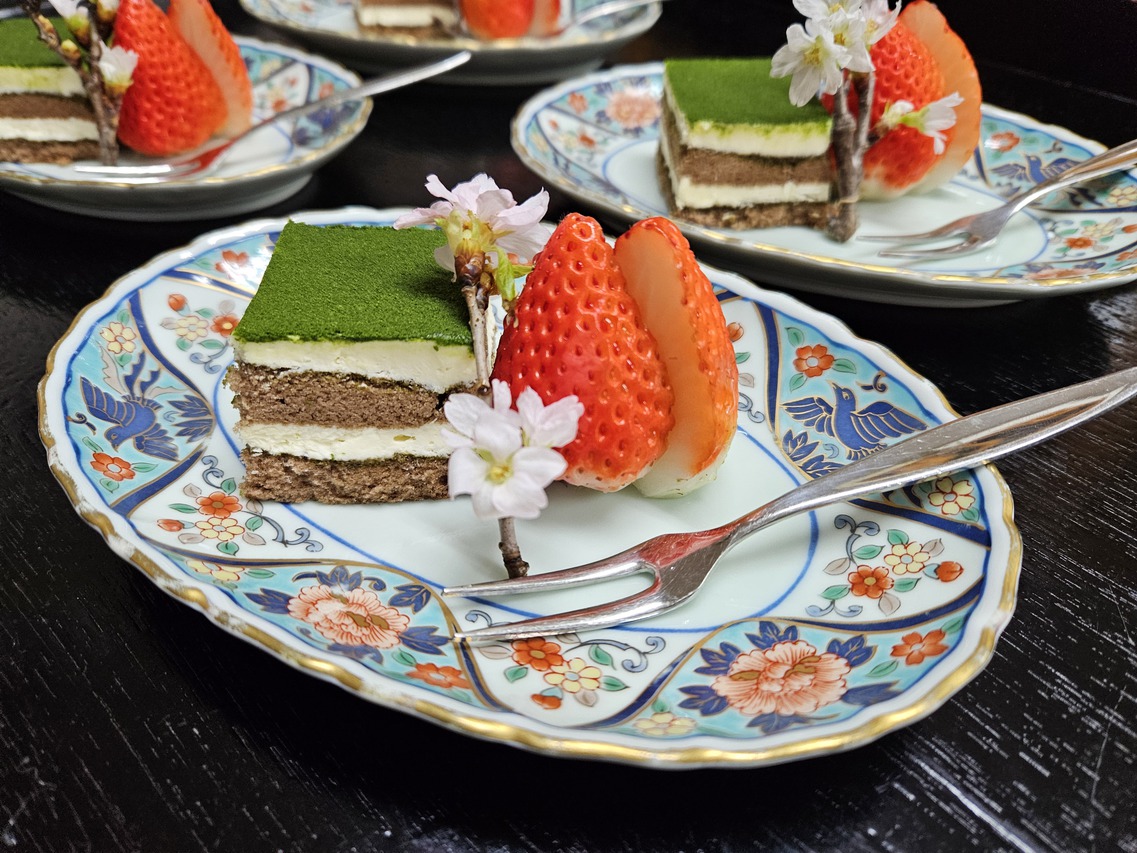 グレードアップお泊り会席料理（夕食）と朝食付