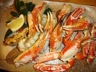 オーナー作陶の大皿に&rdquo;ふっくら甘〜い&rdquo;焼きかに&rdquo;