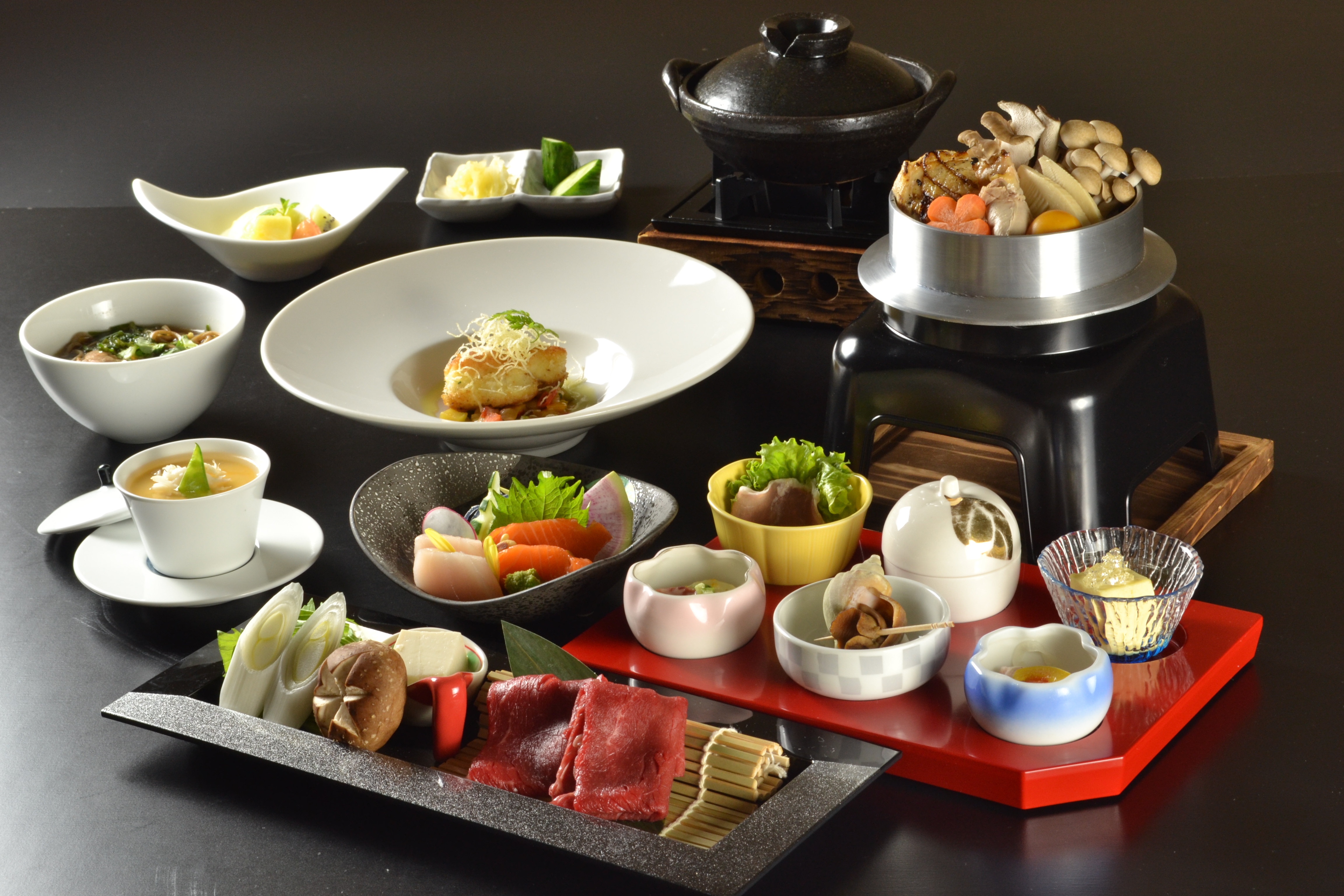 旬の食材を使用した彩り豊かな夕食膳