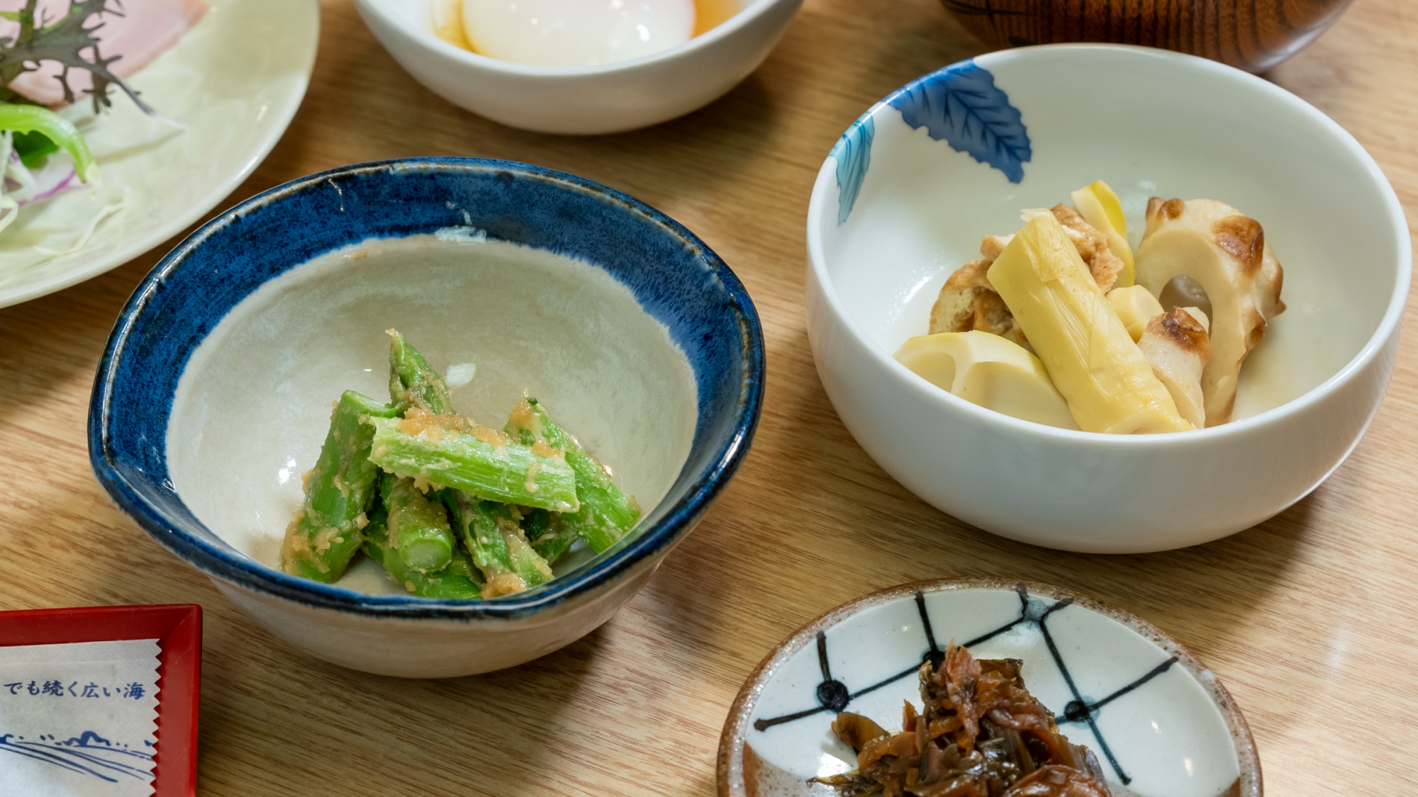 *ご朝食一例：旬を感じる、丁寧に作られた信州産野菜の小鉢は絶品です。