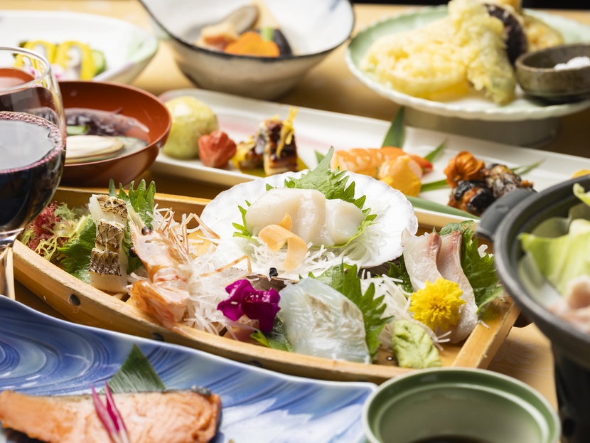 【季節の幸プラン／グレードアップ】こだわりの新鮮な海の幸や地場食材に舌鼓〜料理13品〜