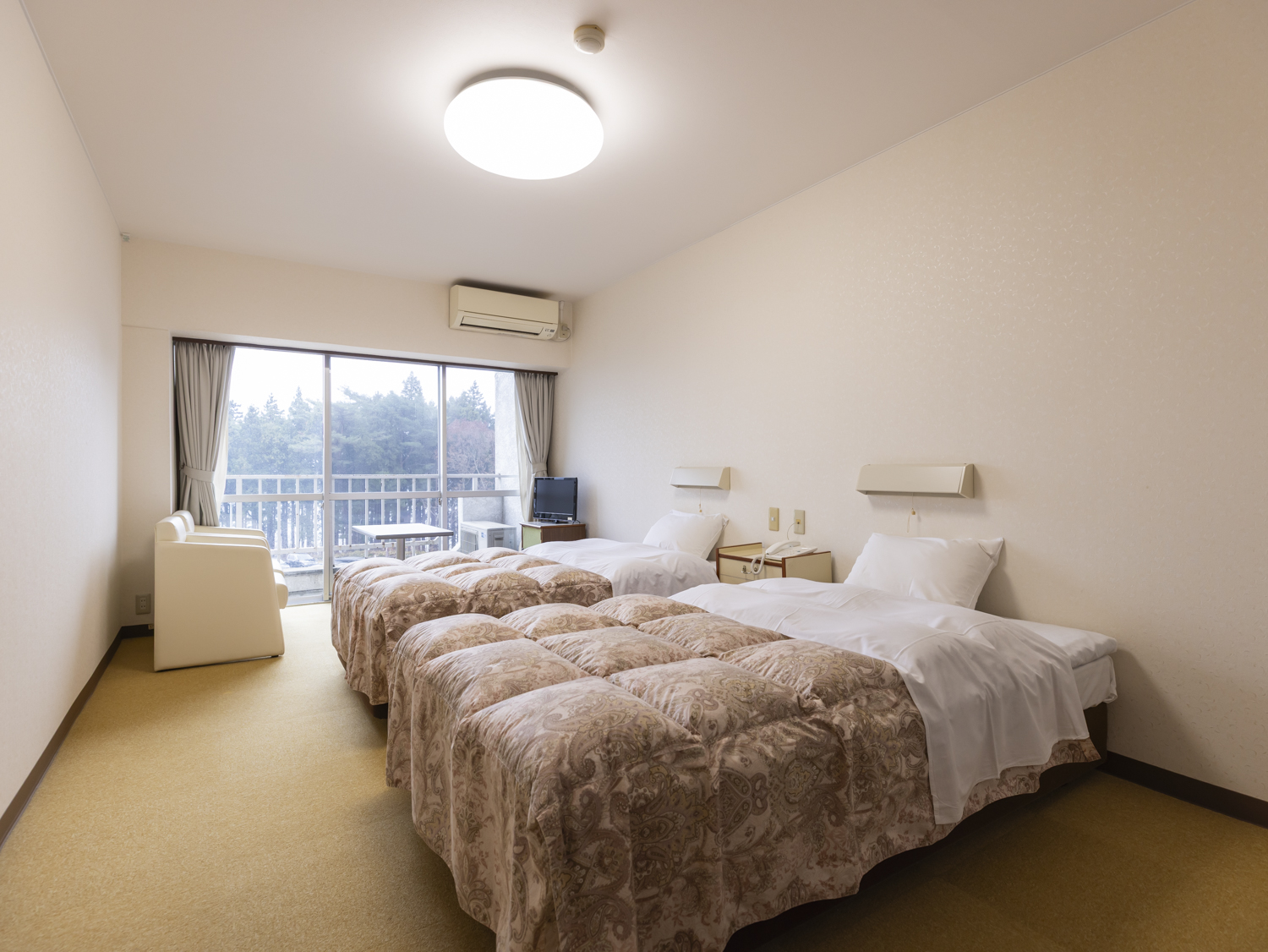 洋室ツインベッド