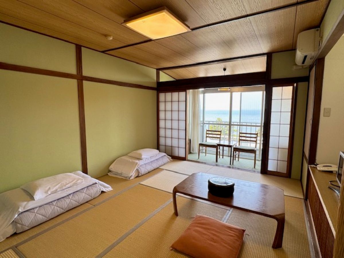 和室10畳バストイレなし