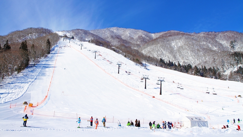 【冬｜連泊×2食付】レンタルスキー＆ボード＆ウエア割引特典付／リフト券特別割引販売／スキー場600m