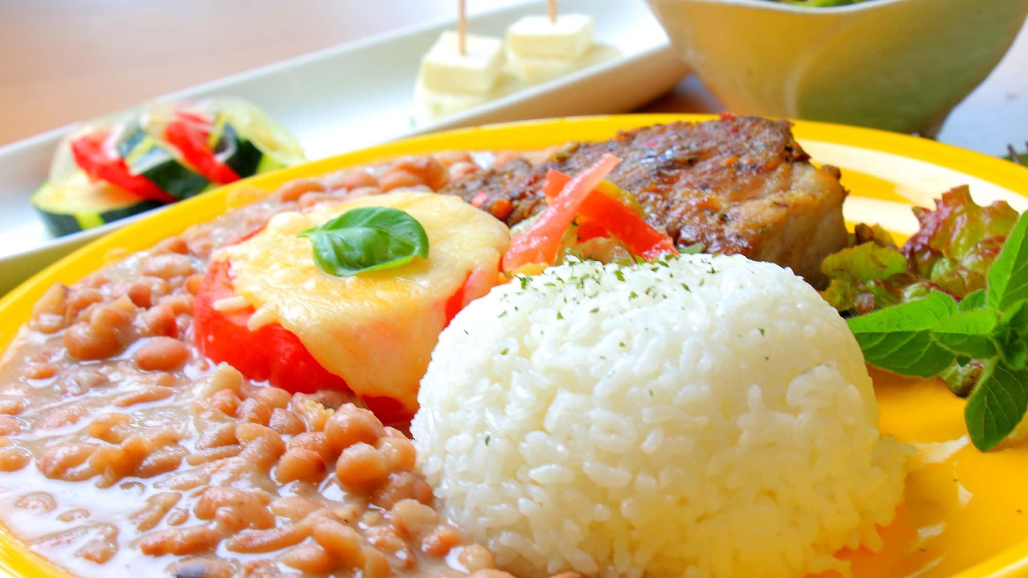 【2食付】ここでしか味わえない！？ブラジル×沖縄×1棟貸切癒しのリトリートトリップ！