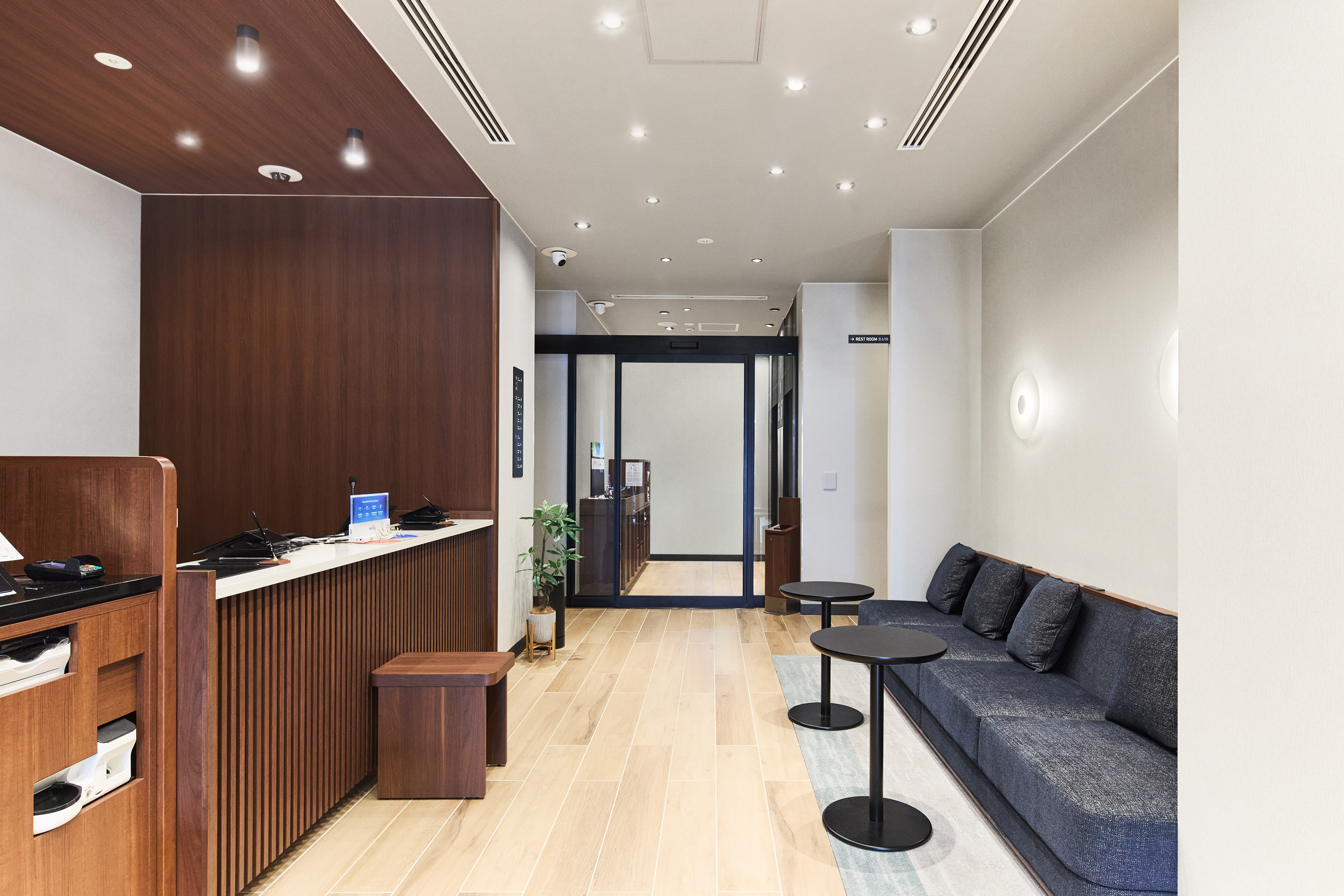 フロント・ロビー