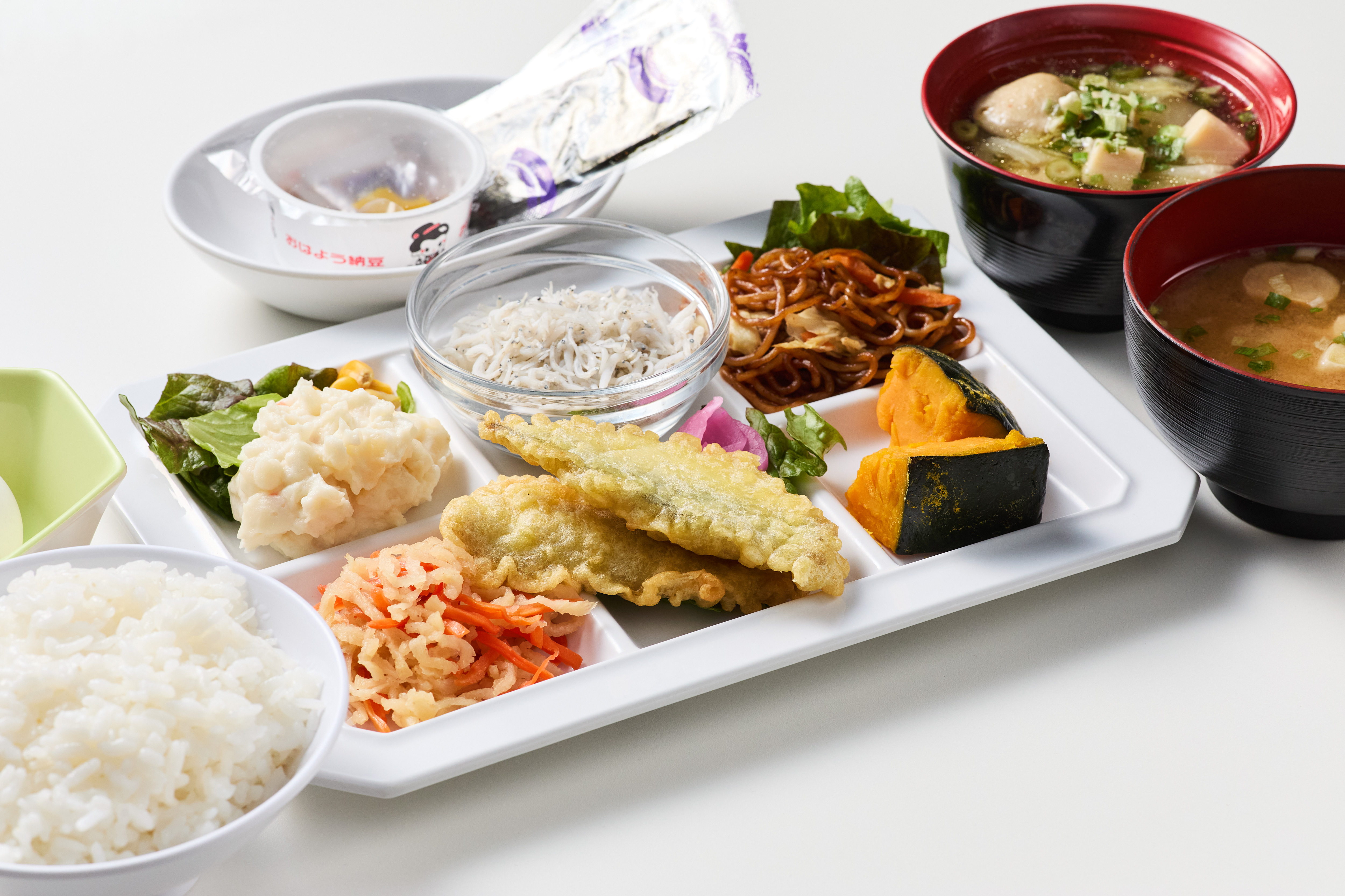 朝食盛り付け例