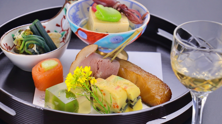 【四季会席】旬の食材を活かした料理コース[1泊2食付]