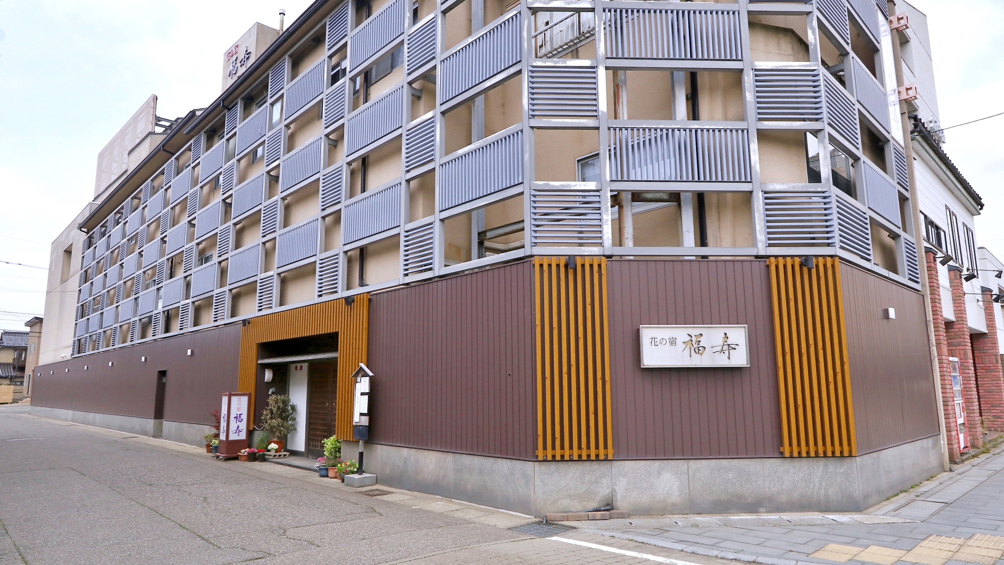 皆さまのお越しをお待ちしております