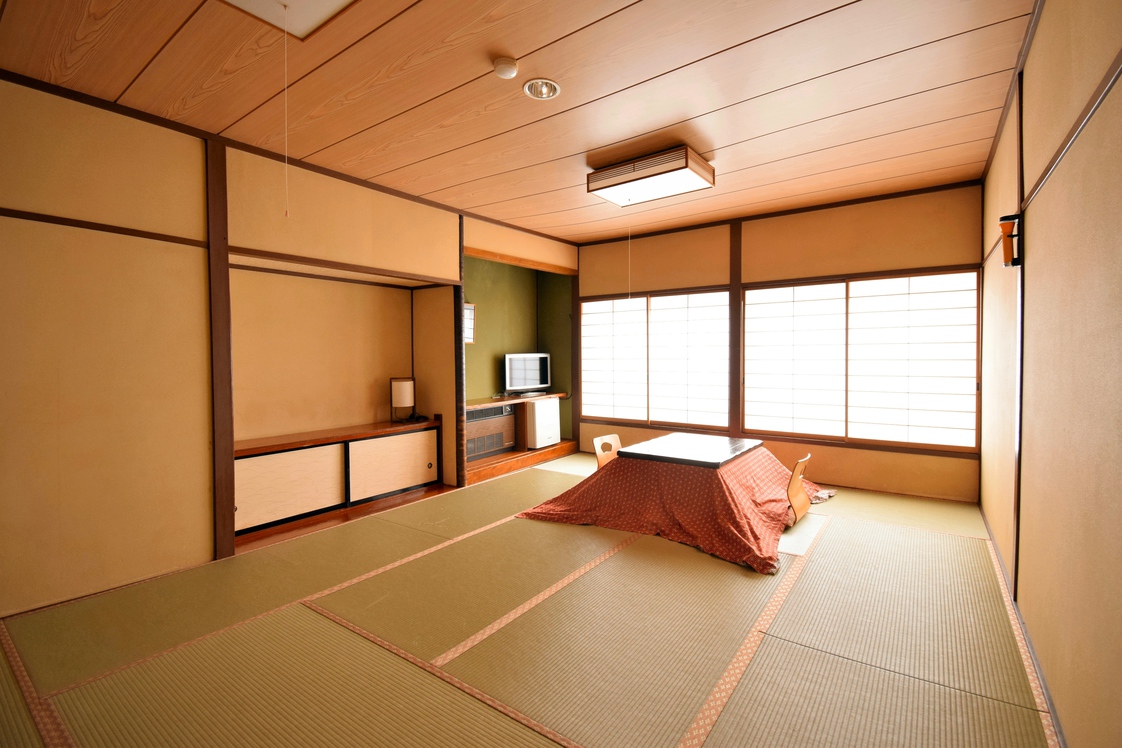 【禁煙】和室12畳/バストイレなし/標準3名 最大4名