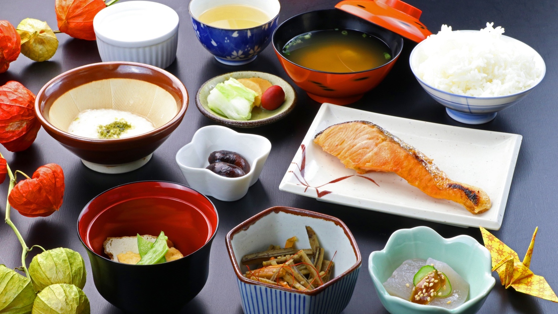 【平日限定5％OFF】朝食付★夜の湯畑散策にオススメ！源泉かけ流し温泉＆草津名湯めぐり