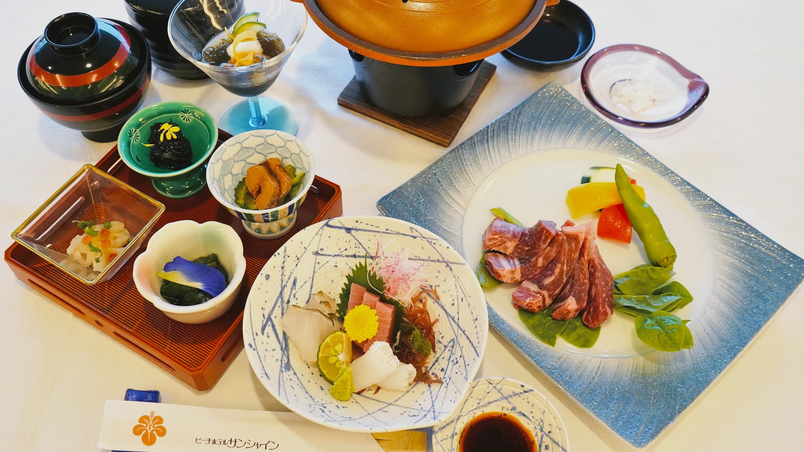 【本館】〜夕食は海の見えるレストランで〜八重山郷土料理を五感で楽しむ[2食付]