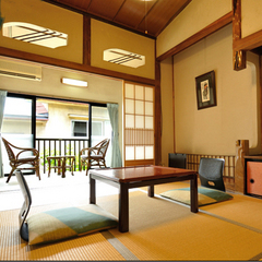 さくら 和室6畳+テーブルチェア 明るい広縁付きのお部屋です。