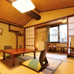 やまぶき 和室8畳+踏込+テーブルチェア