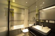 デラックスルーム・グランドデラックスルームのバスルームの一例／Bathroom