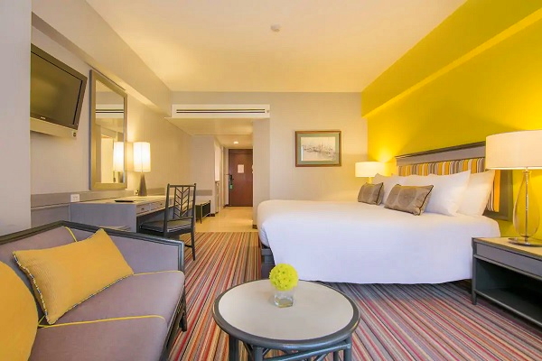 デラックスシティビュー　キングベッド1台