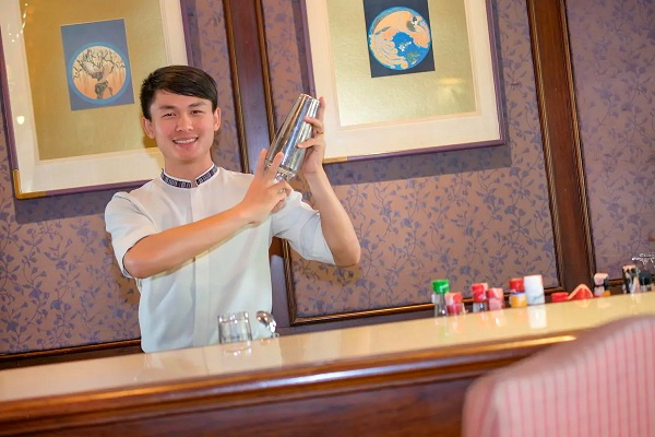 エキゾティカ・バー＆ラウンジ