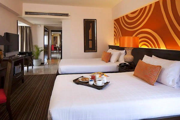 テーマスイートシービュー　バーンチエン調　ベッドルーム(シングルベッド2台)　