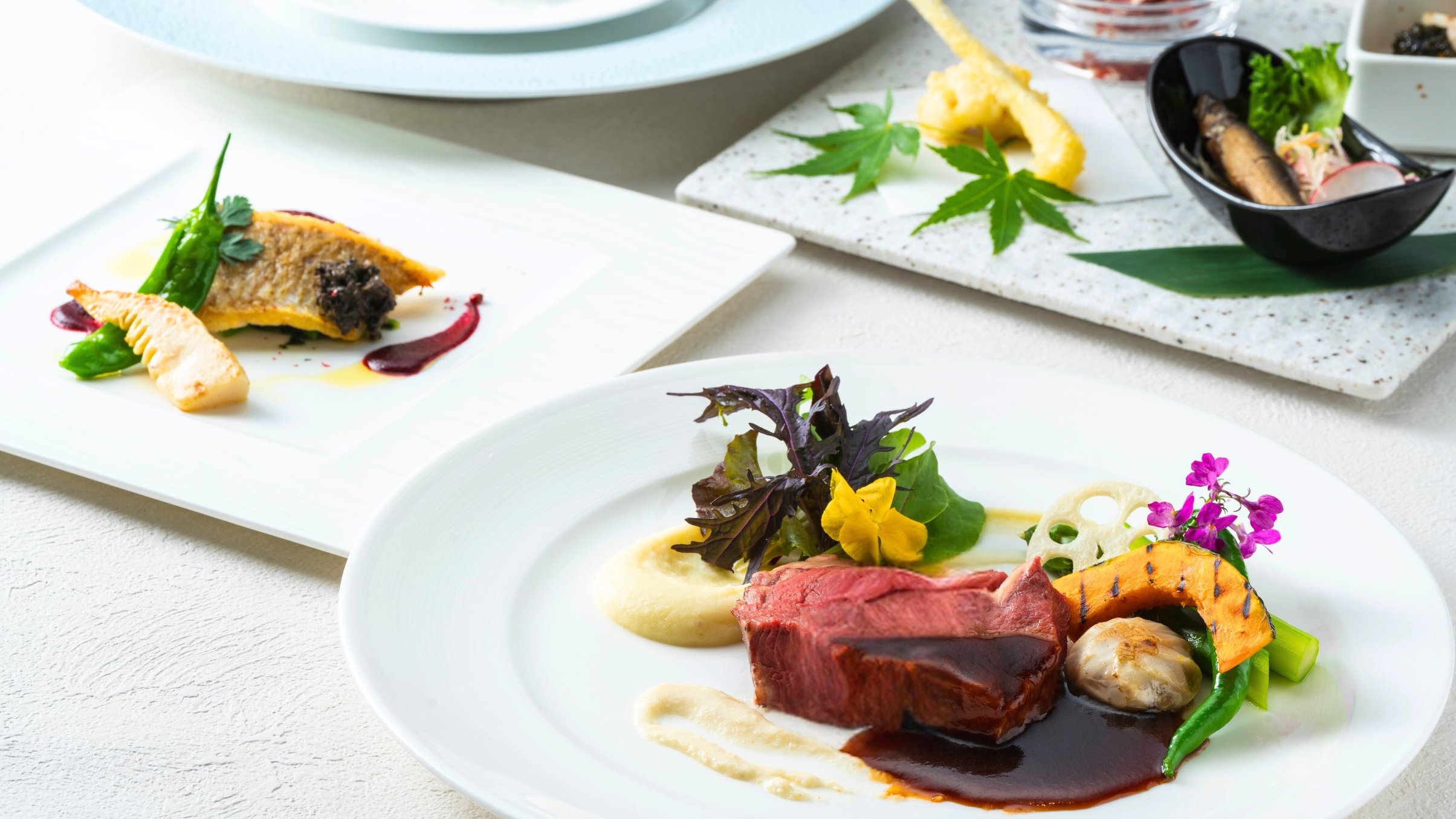 ホテルのディナーコース＆飲み放題をお得に満喫プラン！Dining19コース 高層階確約　夕朝食付