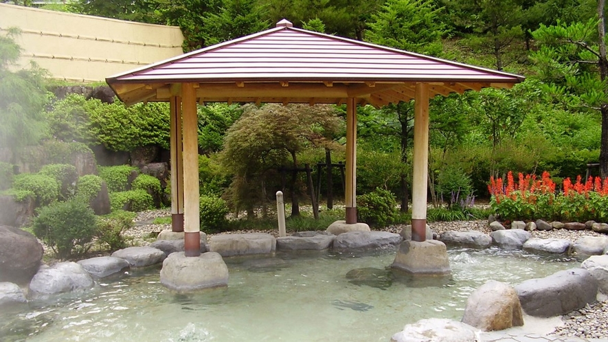 明宝温泉の露天風呂