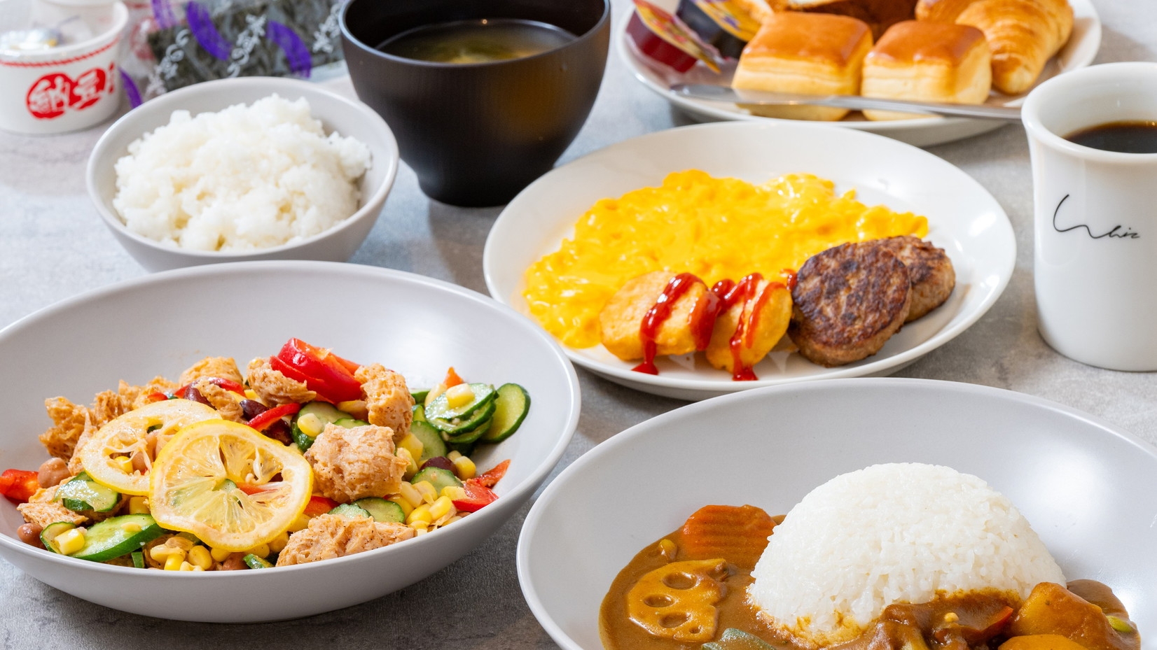 【朝食付き】野菜カレーとヴィーガンサラダのヘルシー朝食バイキング！