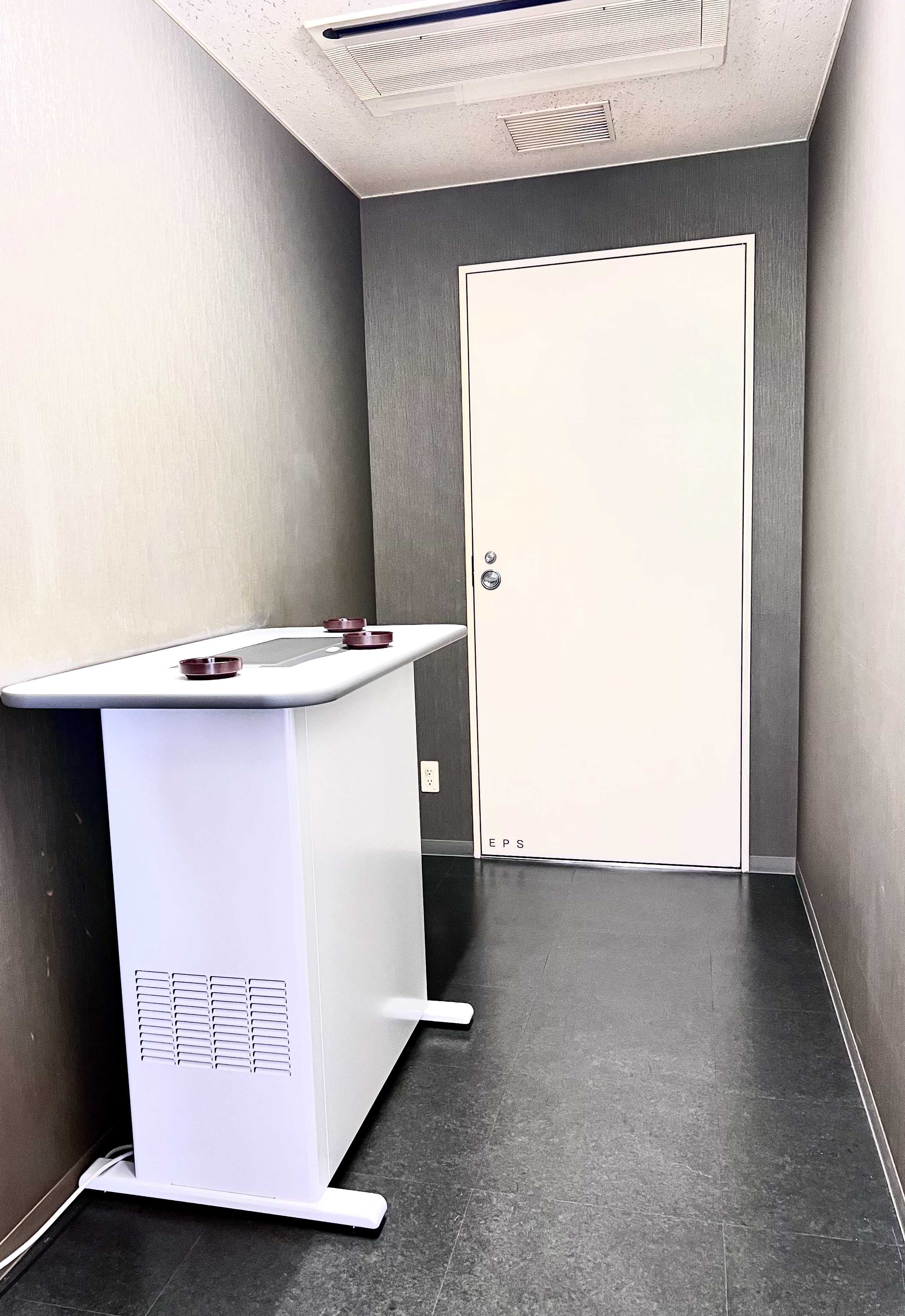 喫煙コーナー（2Fロビー)