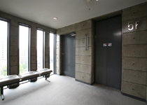 ５階エレベーターホール