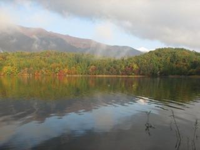 青木湖の紅葉