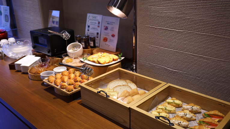 DOMINISTA CLUB LOUNGE　飲み放題付プラン＜朝食付き＞