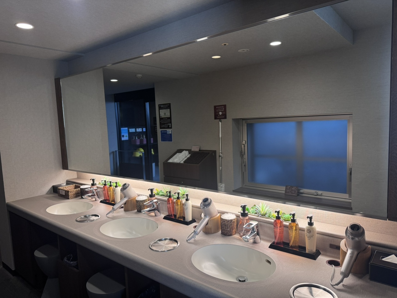 【女性大浴場】パウダールーム