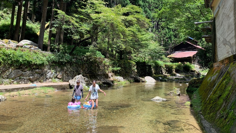 【川遊び×雅豚のしゃぶしゃぶ逢桜鍋】夏休み特典花火付き★ファミリーにも！プライベートリバーで遊ぼう♪