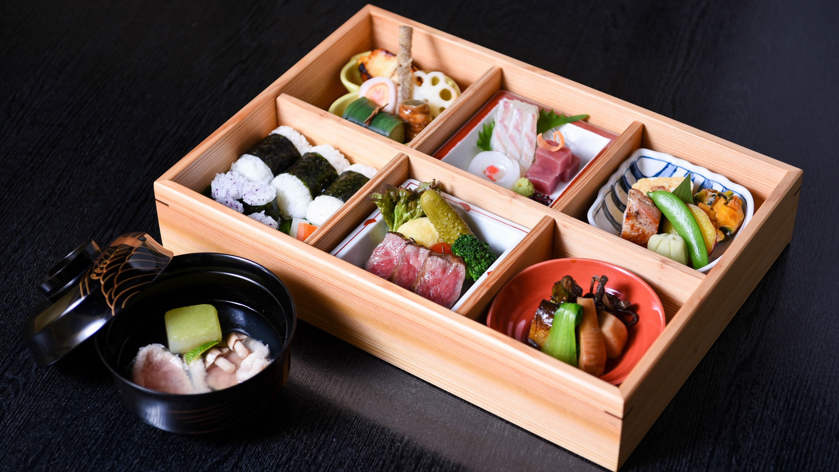 【夕食はお部屋で】季節の会席弁当を味わうプラン
