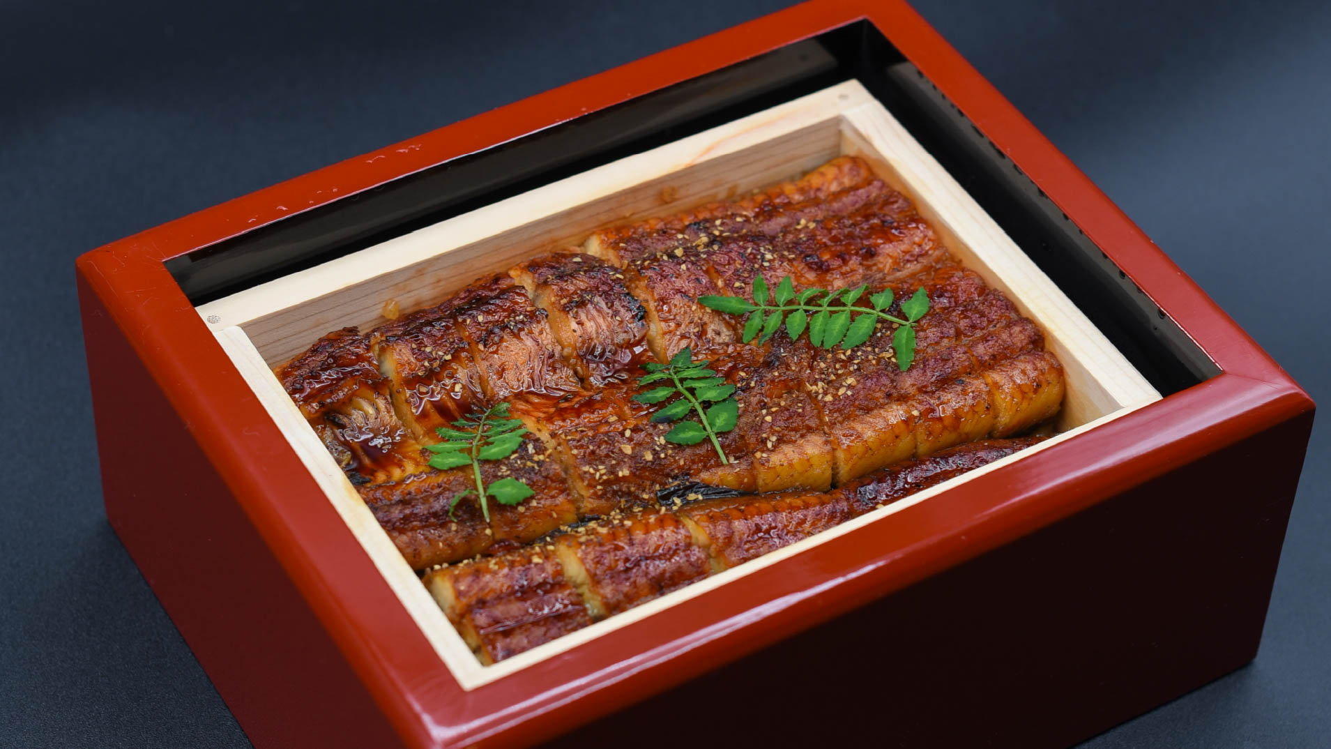 ふっくら香ばしい、二層仕立てのせいろ蒸し。