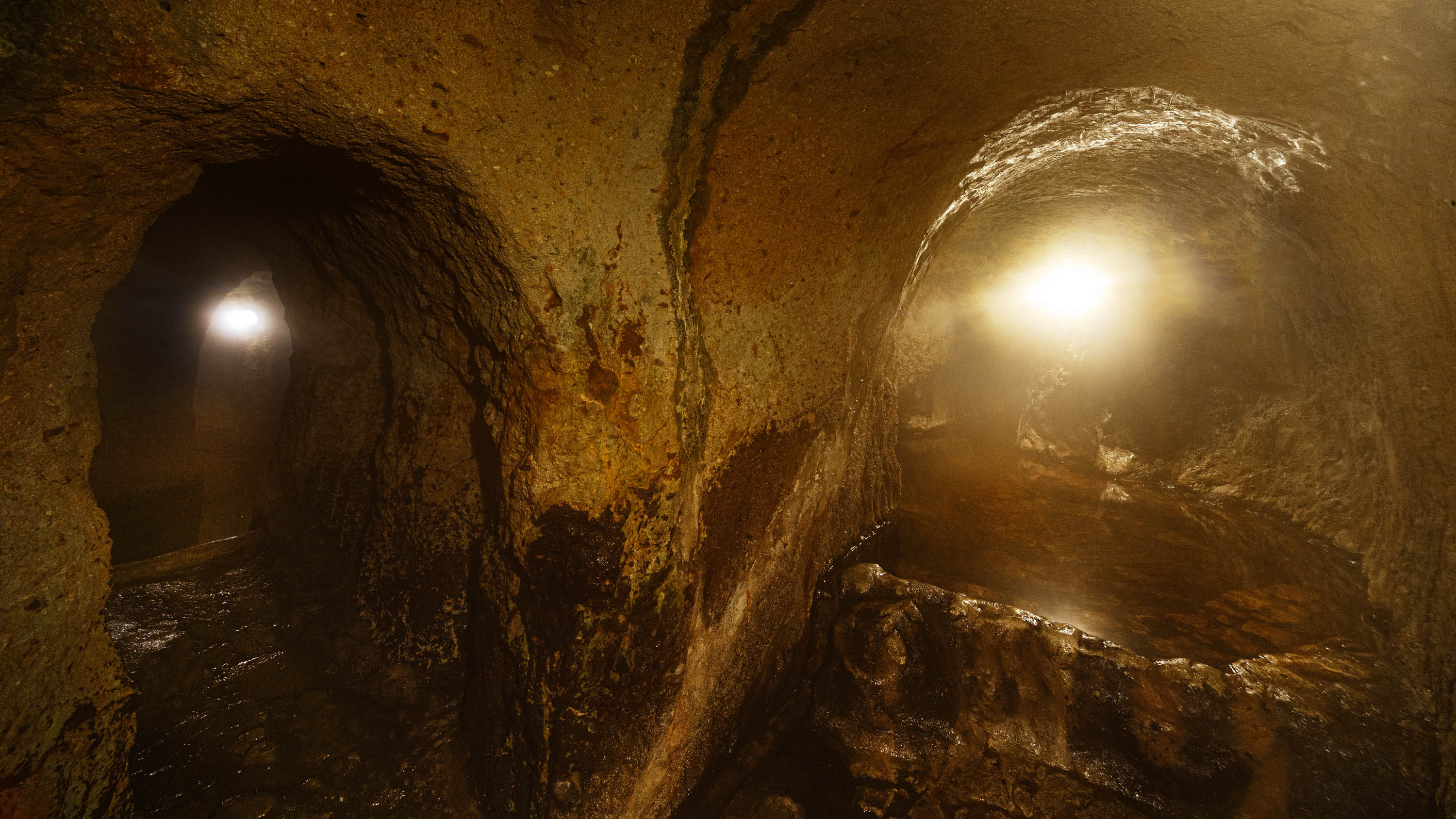 【男性洞窟風呂】想像以上に広がる、洞窟の湯空間