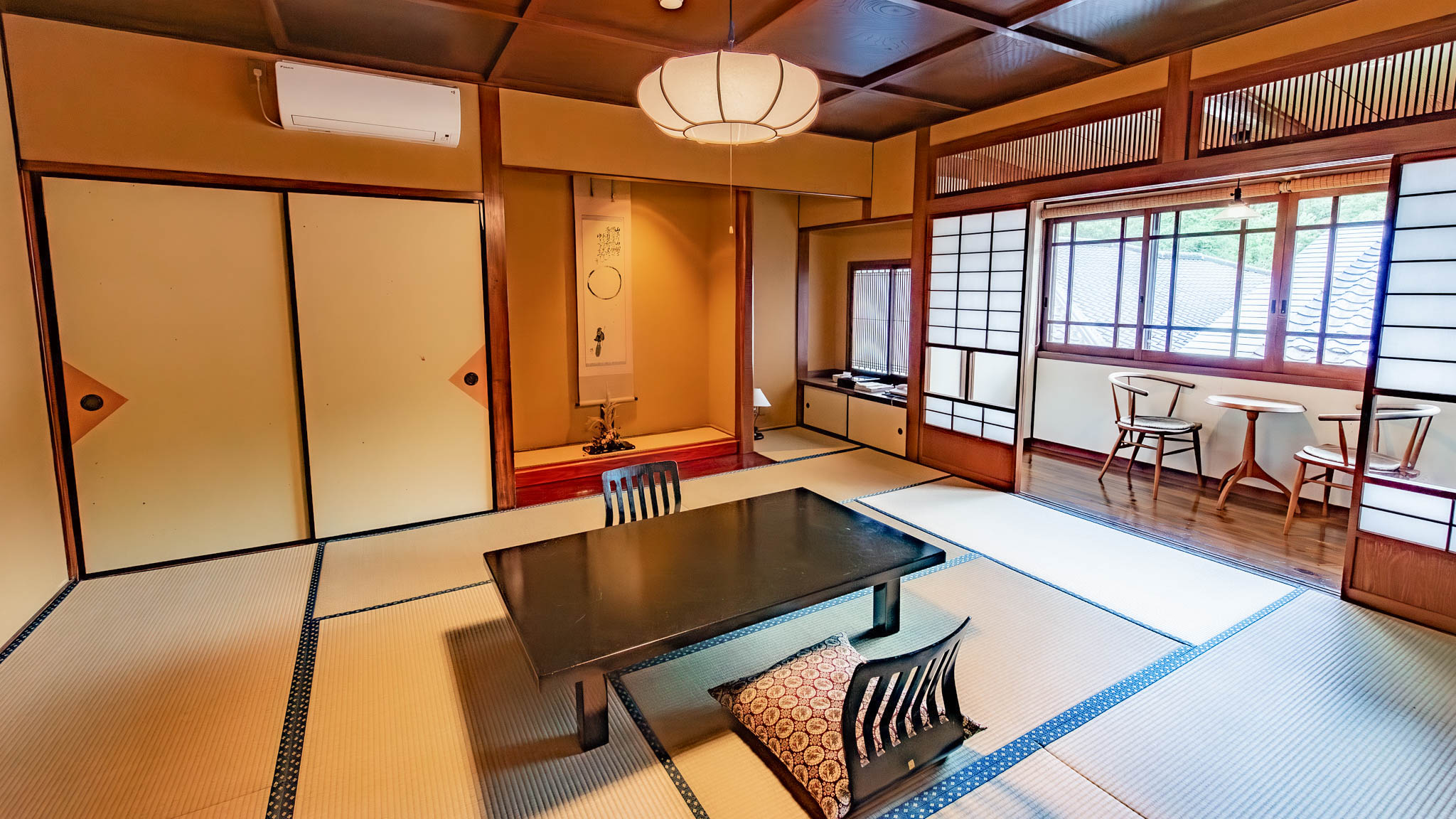 華林｜10畳+ベッドルーム（ダブルベッド）