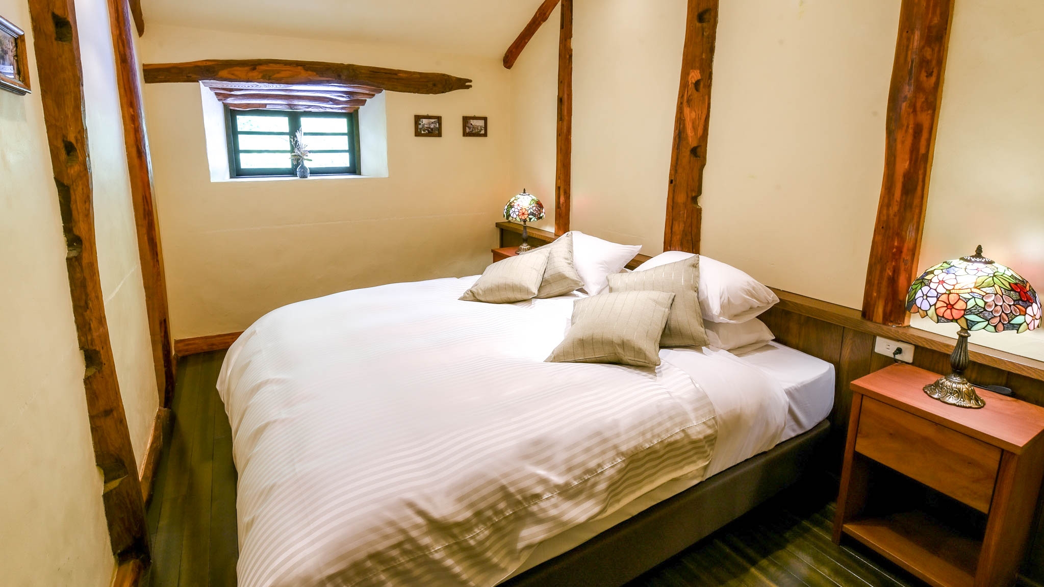 華林｜10畳+ベッドルーム（ダブルベッド）